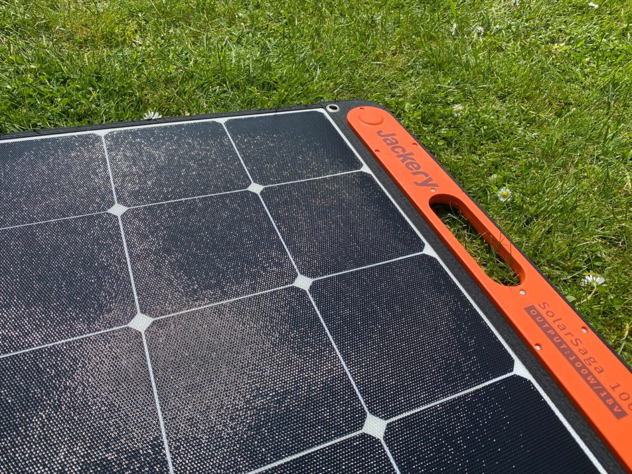 Jackery SolarSaga 100W Solar Panel Test - Monokristalline Solarzellen