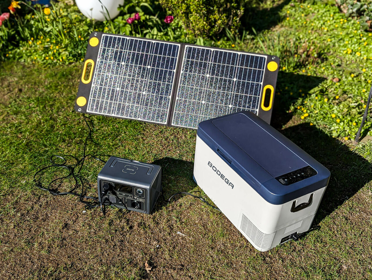 Togo Power 100w Advance Solar Panel Test, In Der Sonne, Als Solargenerator, Mit Powerstation Bluetti Eb3a, Mit Kühlbox